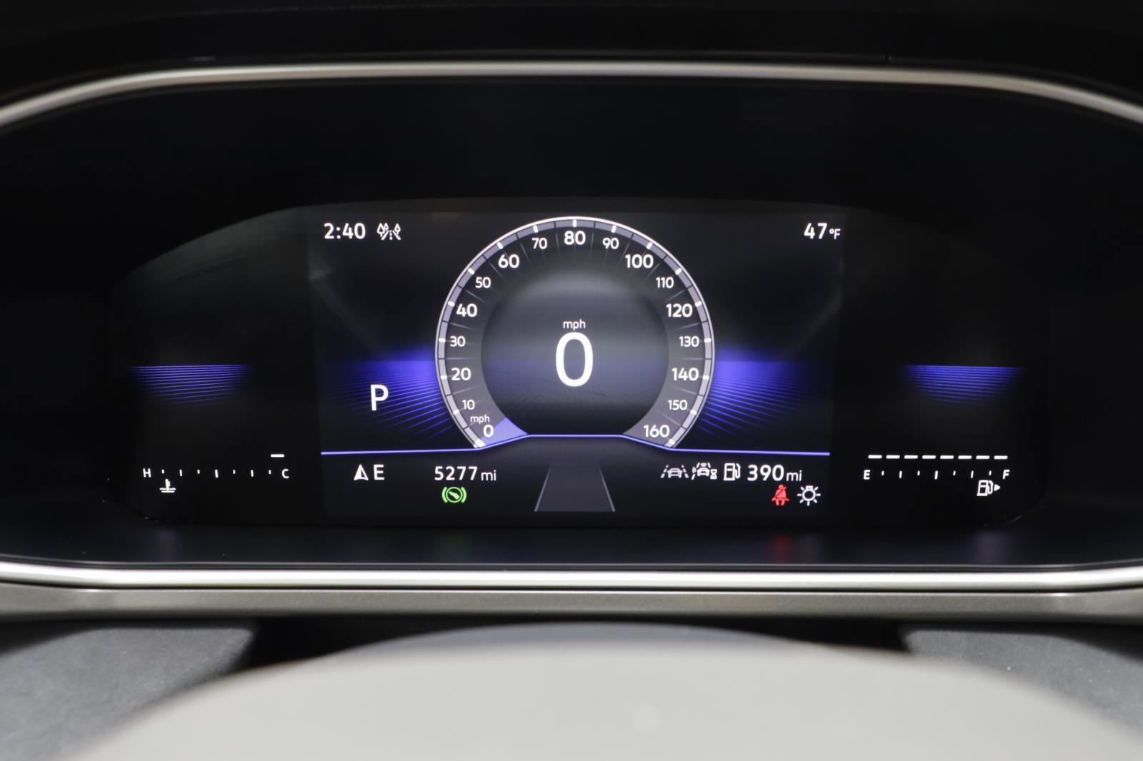 Used 2025 Volkswagen Taos SE image 8