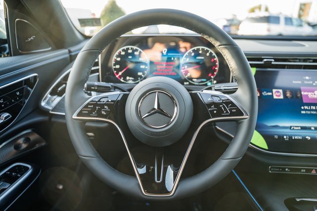 New 2026 Mercedes-Benz E 350 4MATIC Sedan image 30