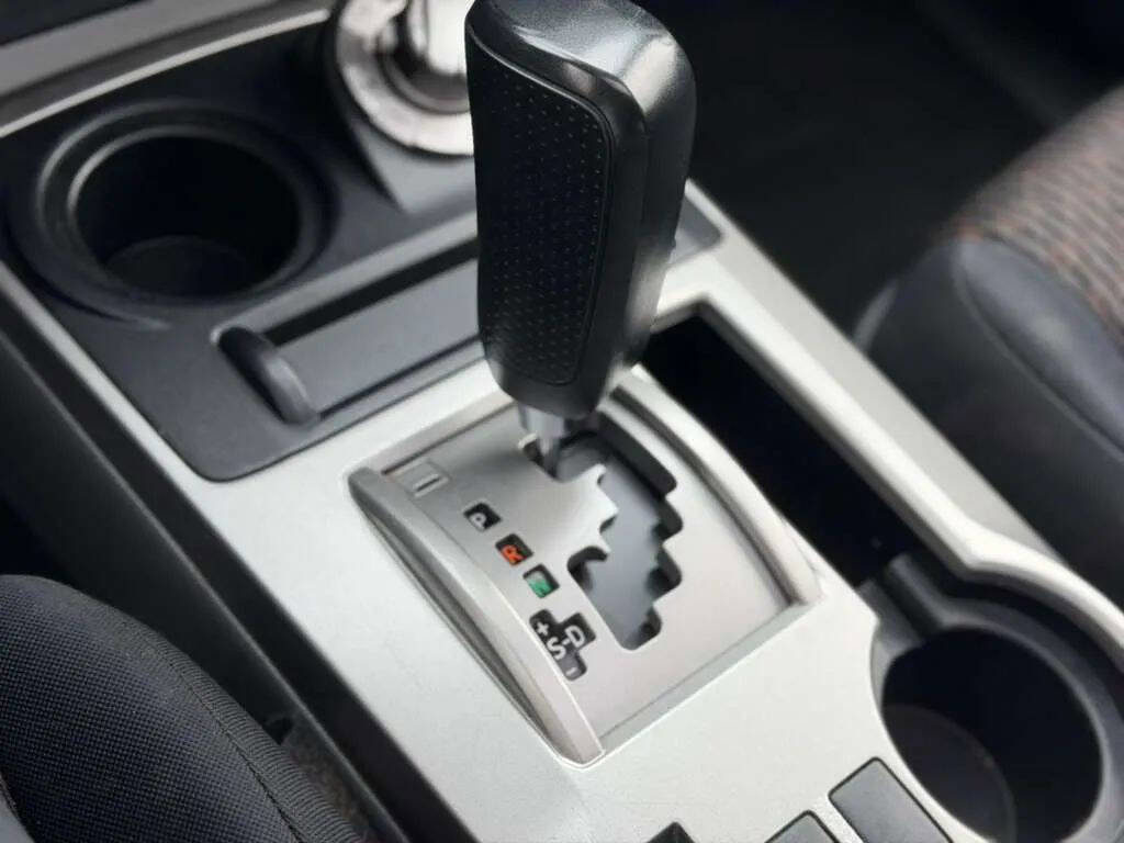 Used 2013 Toyota 4Runner SR5 w/ Convenience Pkg image 15