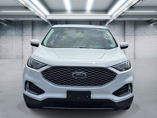 Certified 2023 Ford Edge SEL w/ Convenience Package AWD/4WD image 2