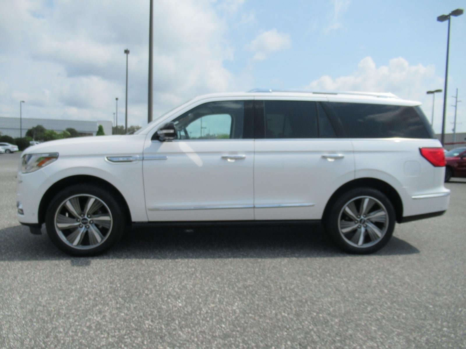 Used 2019 Lincoln Navigator Reserve AWD/4WD image 4