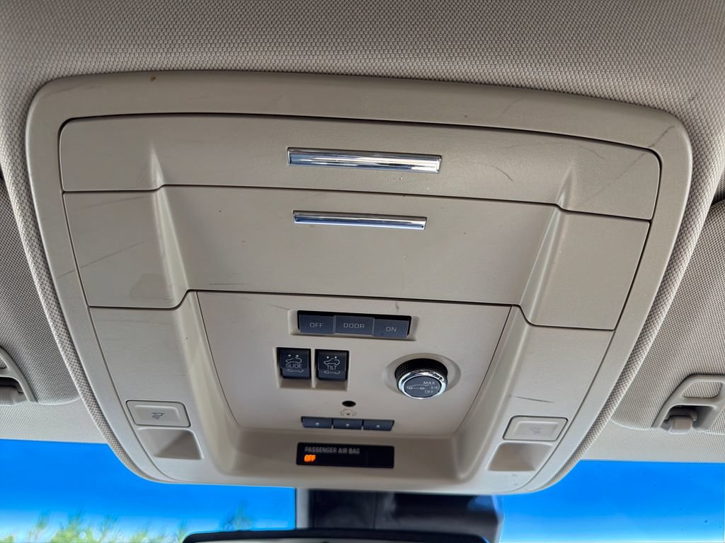 Used 2019 GMC Yukon SLT w/ Open Road Package RWD image 40