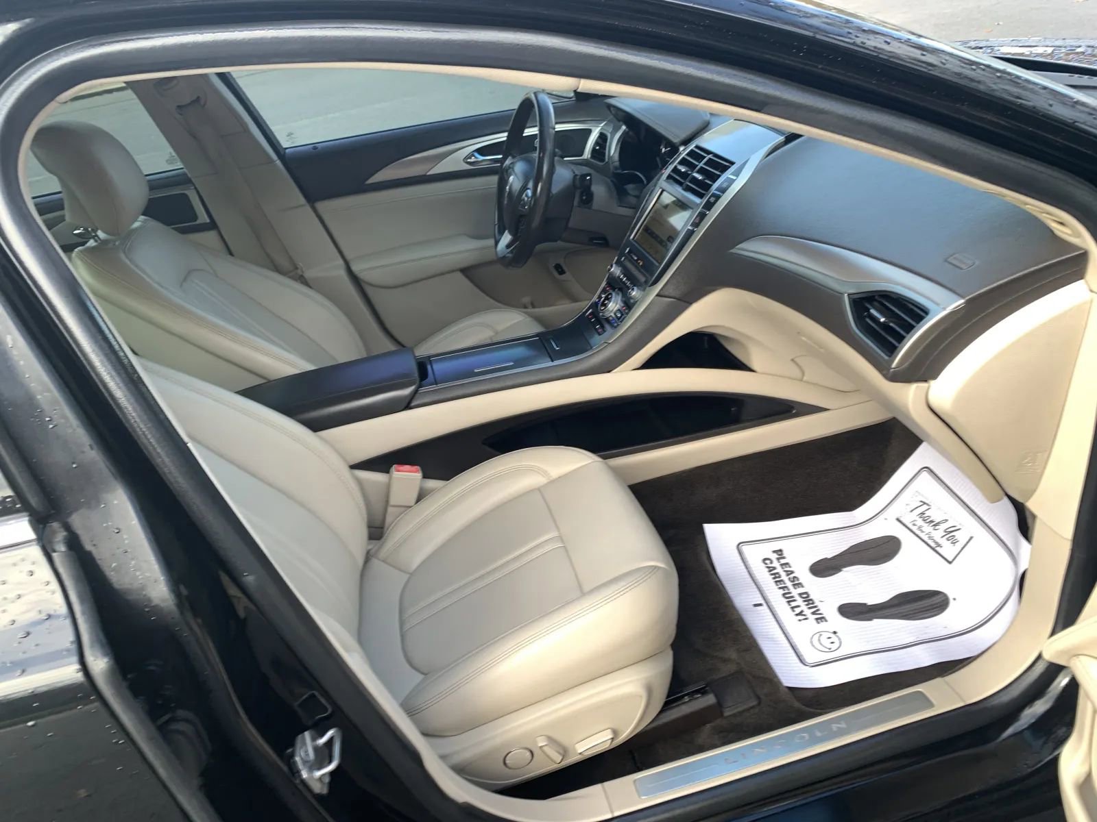 Used 2018 Lincoln MKZ Premiere image 28