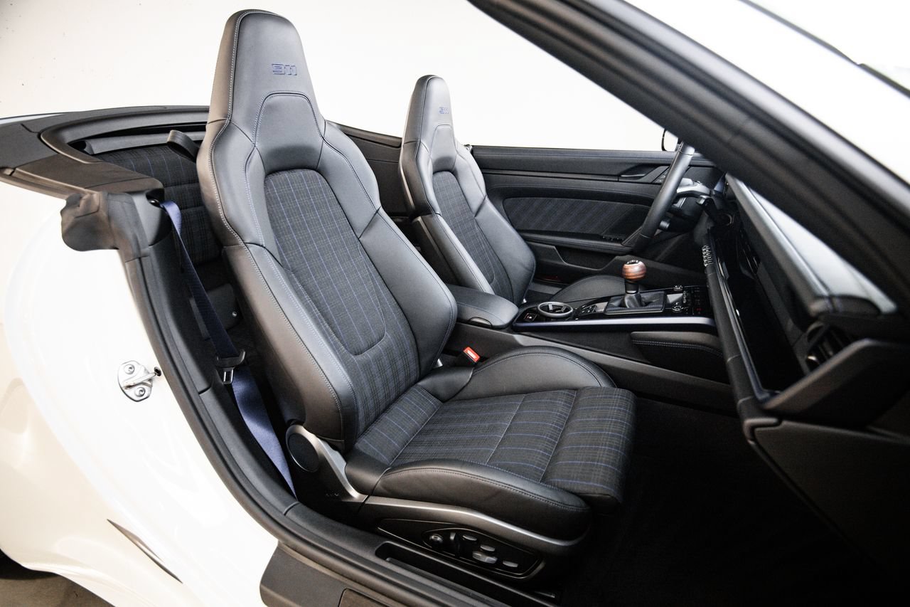 Certified 2026 Porsche 911 Carrera T RWD image 27