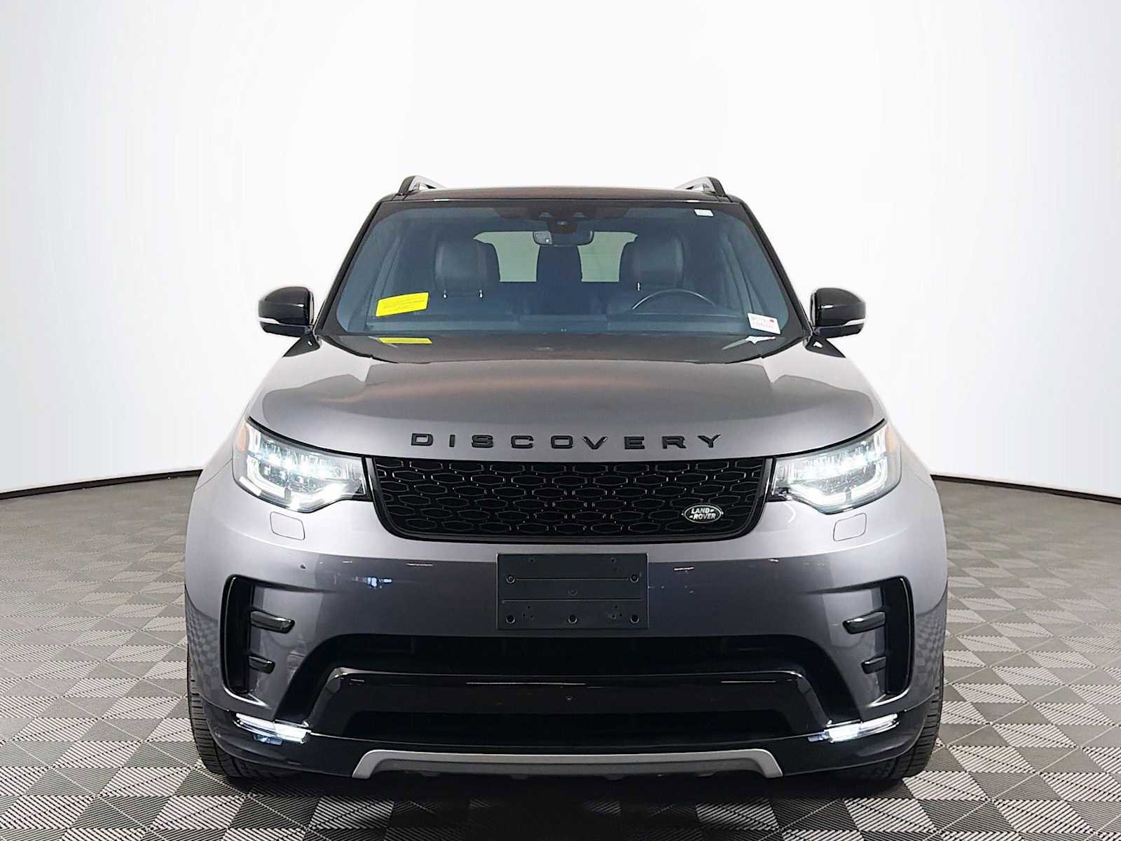 Used 2018 Land Rover Discovery HSE AWD/4WD image 2