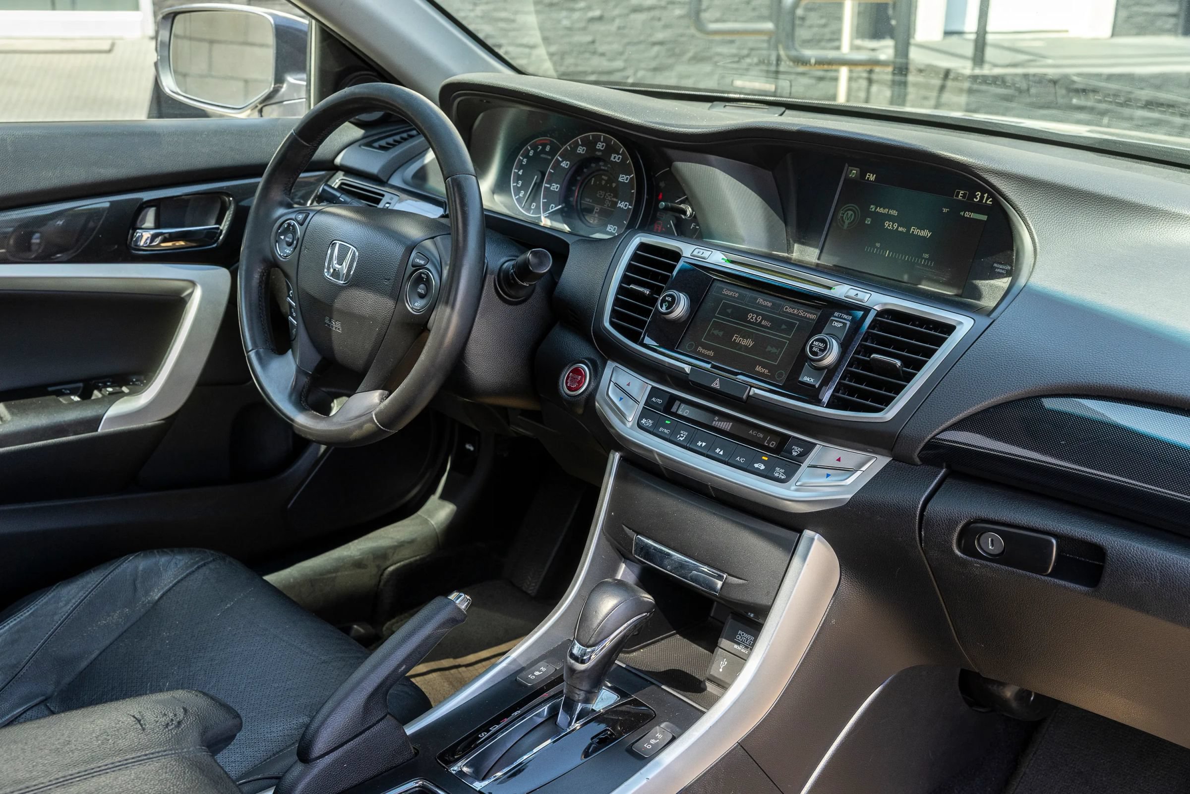 Used 2014 Honda Accord EX-L image 25