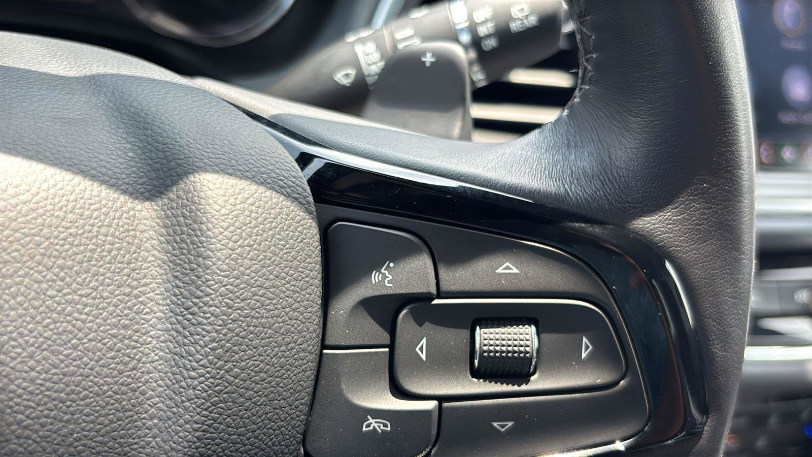 Certified 2024 Buick Enclave Essence AWD/4WD image 30