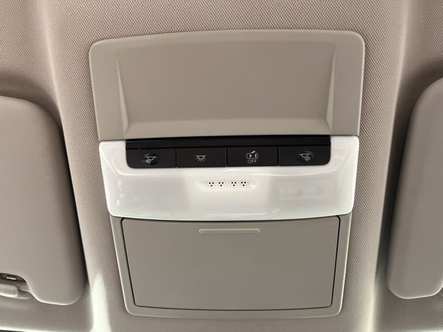 Used 2025 Nissan Rogue S image 32