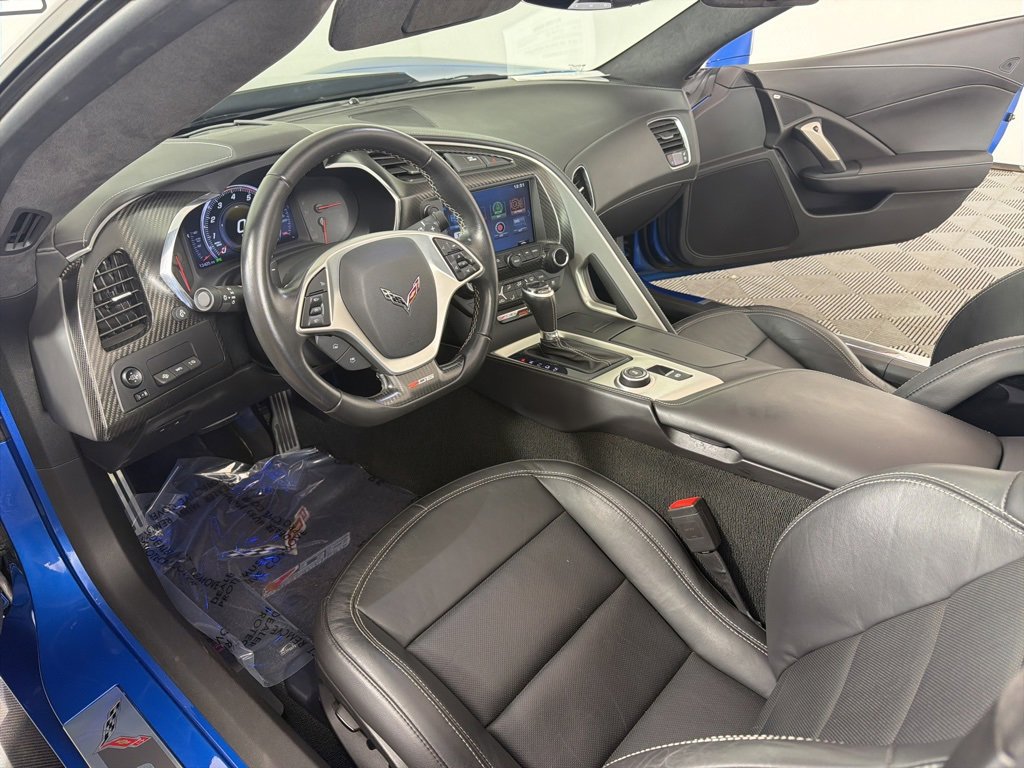 Used 2015 Chevrolet Corvette Z06 w/ 3LZ Preferred Equipment Group image 23