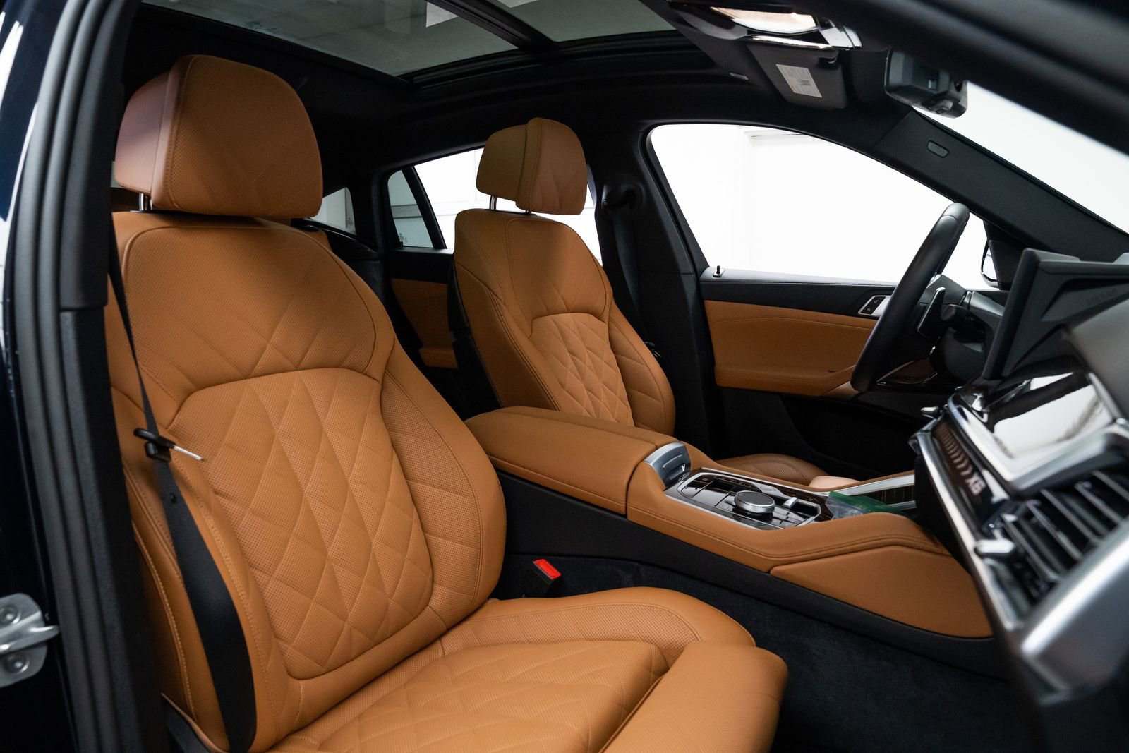 Used 2026 BMW X6 xDrive40i w/ Climate Comfort Package image 24