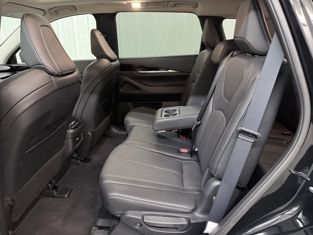 Certified 2025 INFINITI QX60 Pure image 29