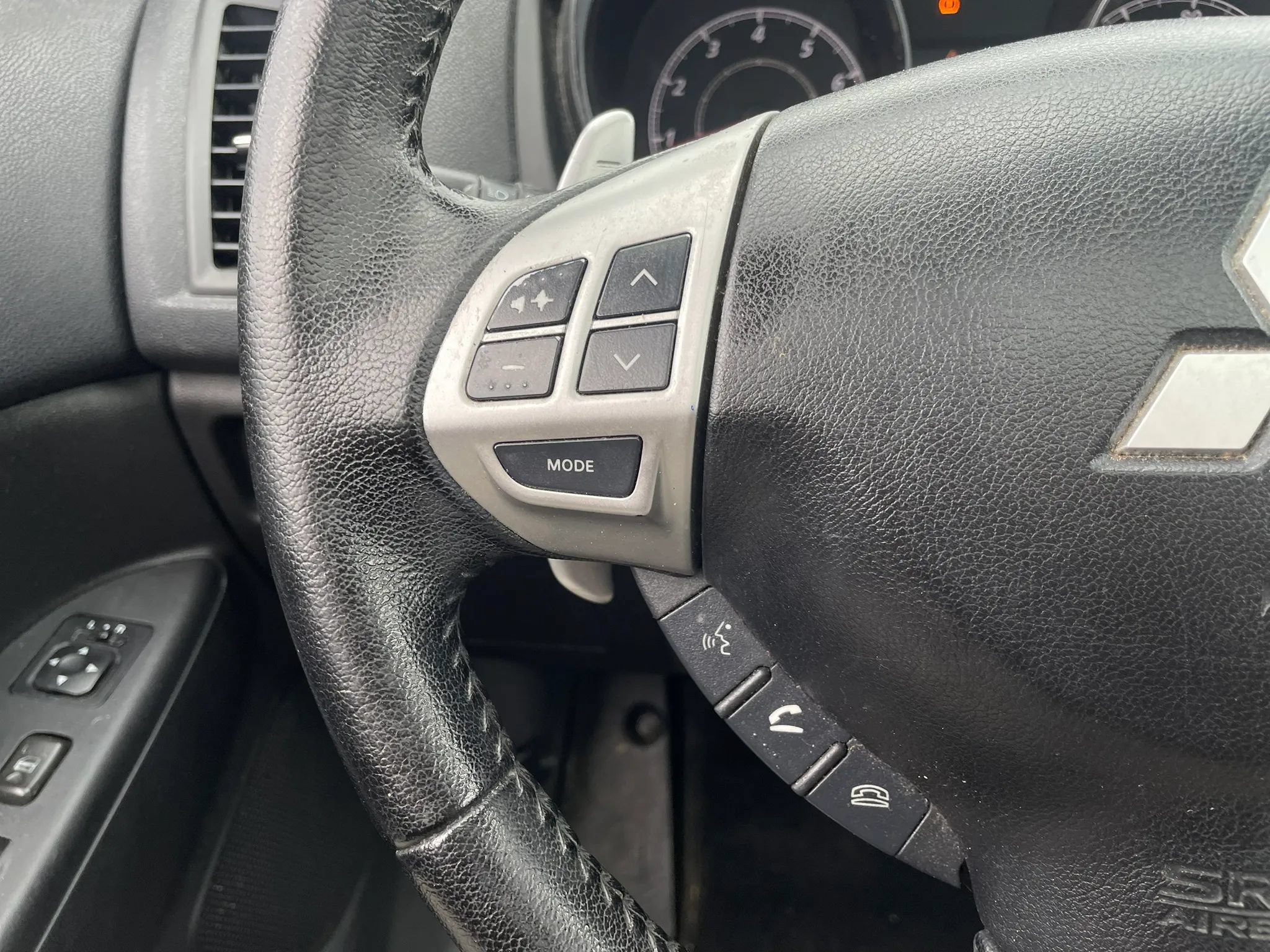 Used 2012 Mitsubishi Outlander Sport SE FWD image 17
