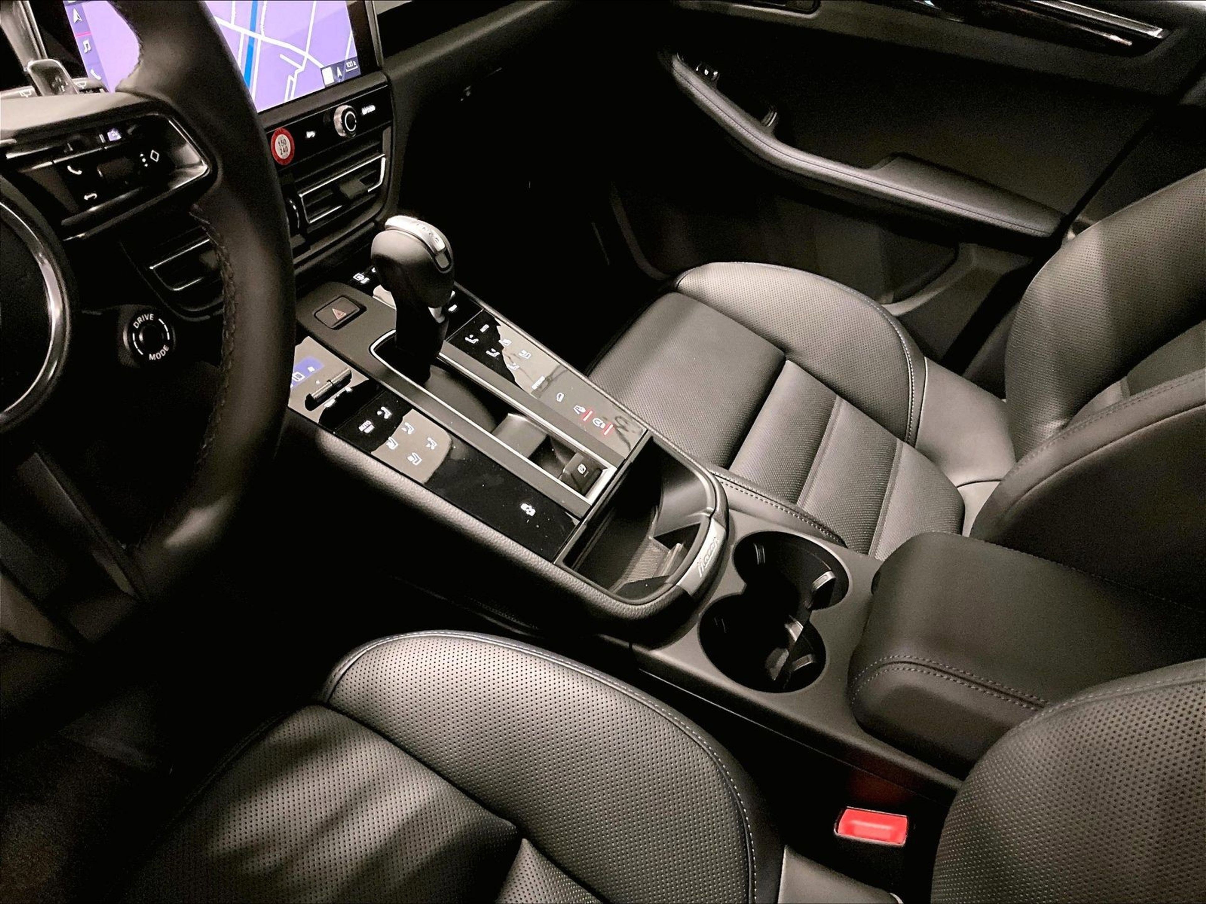 New 2026 Porsche Macan image 11