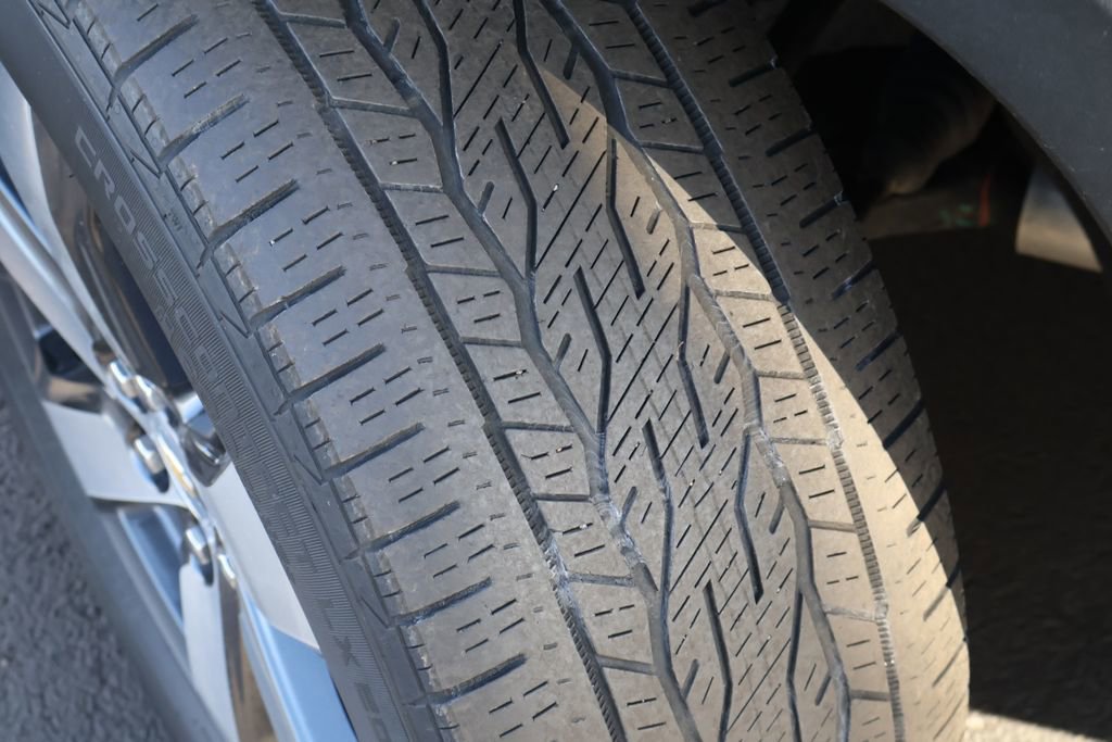 Used 2020 Chevrolet Traverse LT w/ LT Premium Package image 12