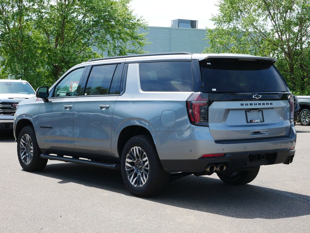 Used 2025 Chevrolet Suburban Z71 AWD/4WD image 8