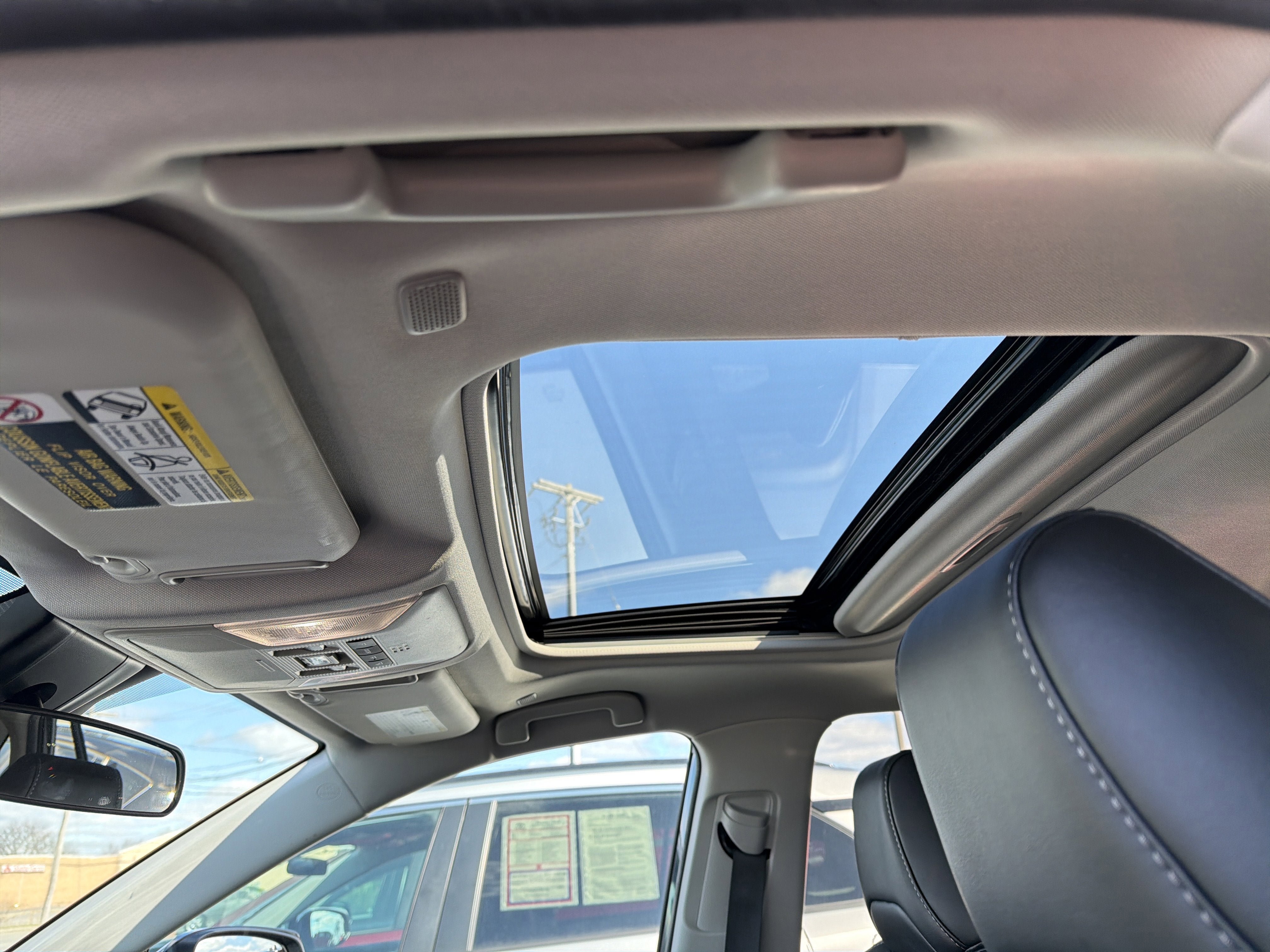 Used 2023 Toyota RAV4 XLE Premium image 22