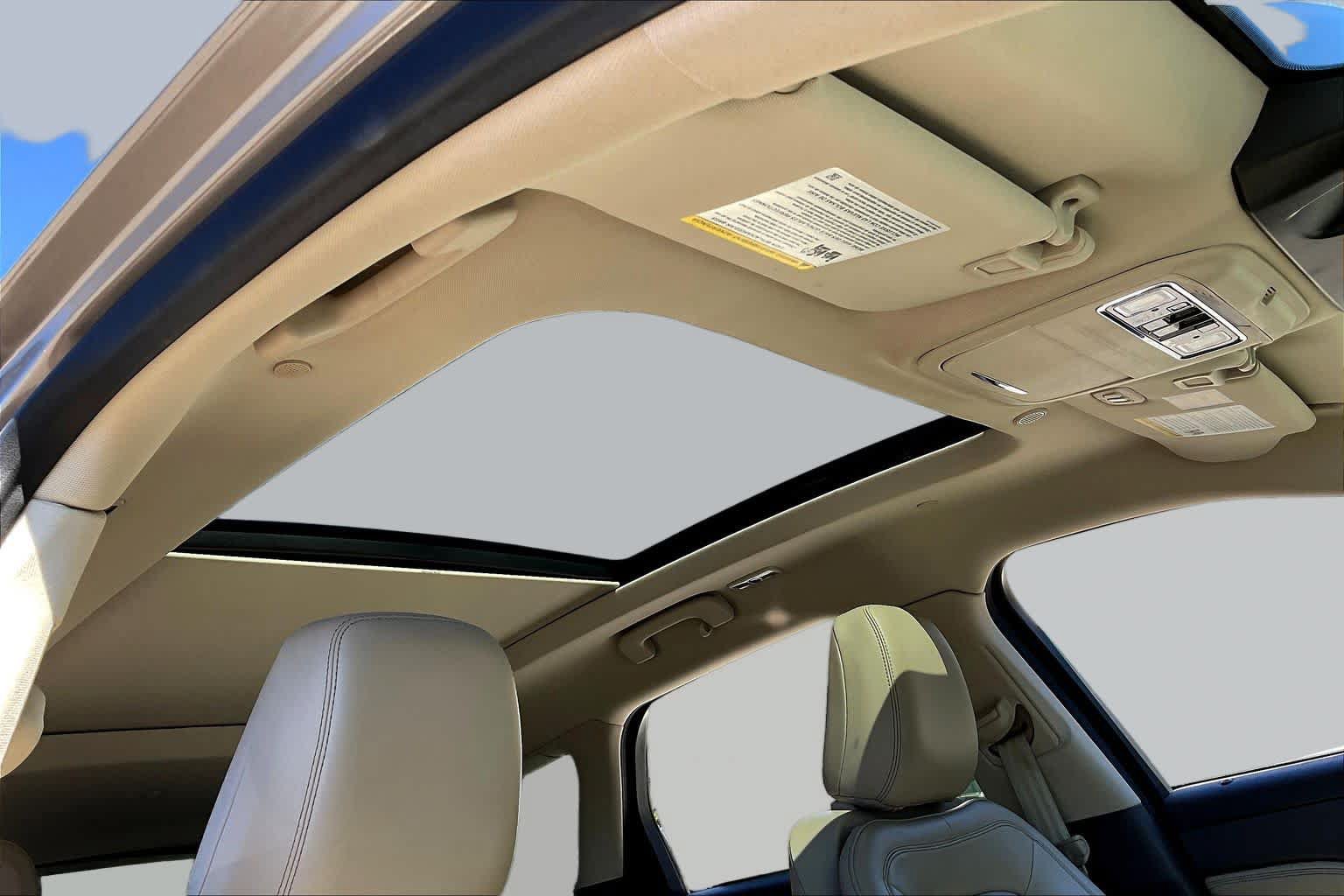 Used 2021 Lincoln Corsair Reserve AWD/4WD image 13