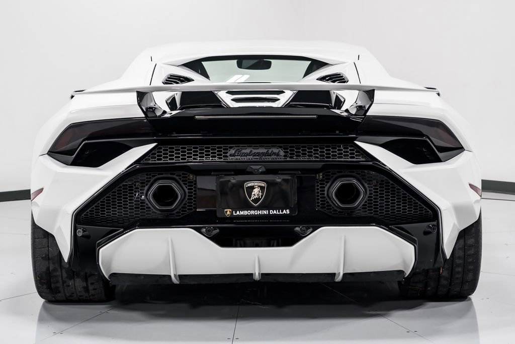 Used 2023 Lamborghini Huracan Tecnica image 4