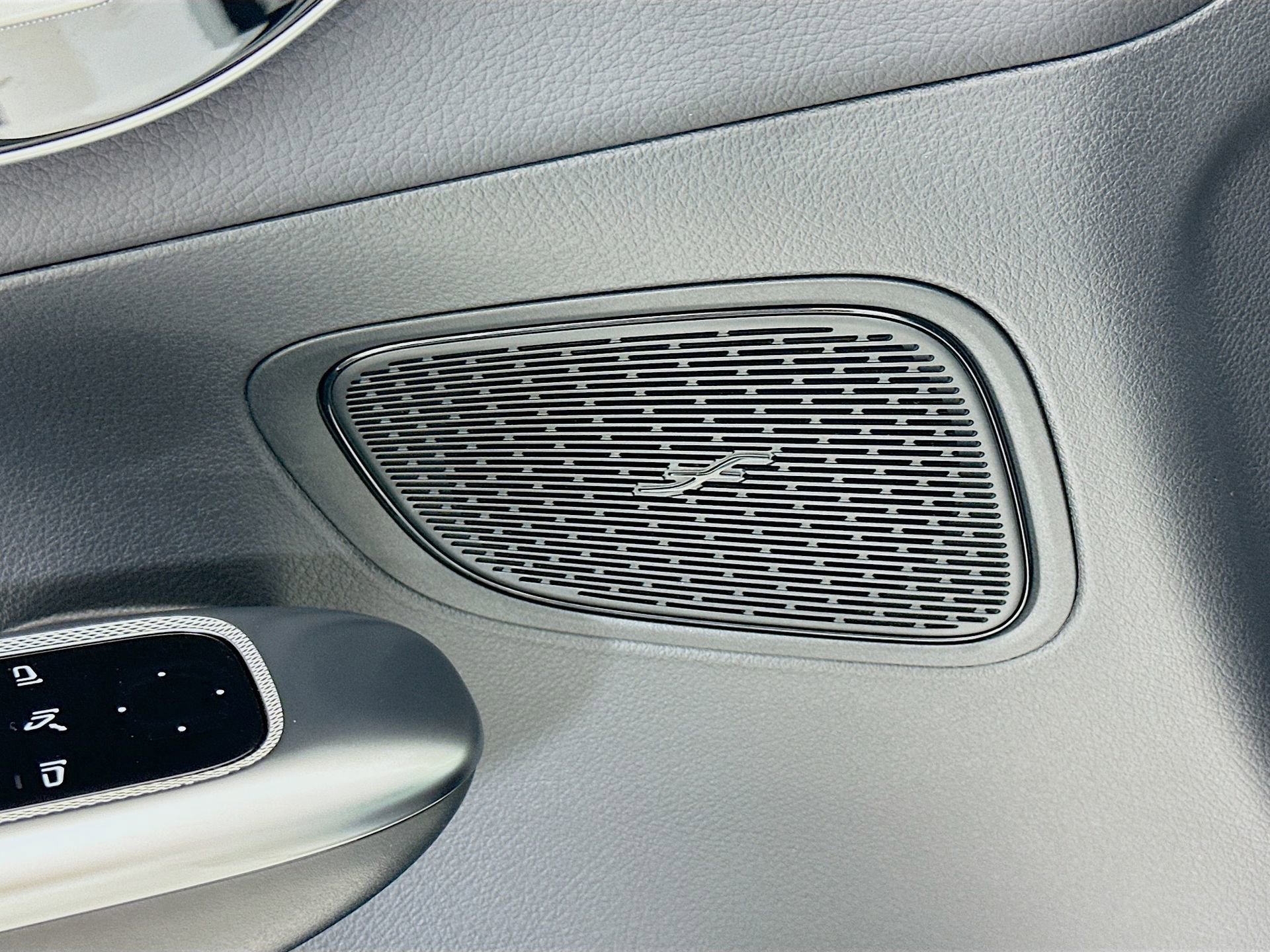 Used 2024 Mercedes-Benz GLC 300 image 19