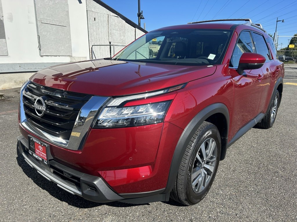 Used 2024 Nissan Pathfinder SL