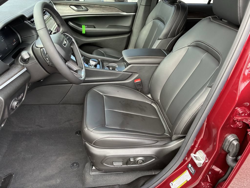 New 2025 Jeep Grand Cherokee Limited AWD/4WD image 12