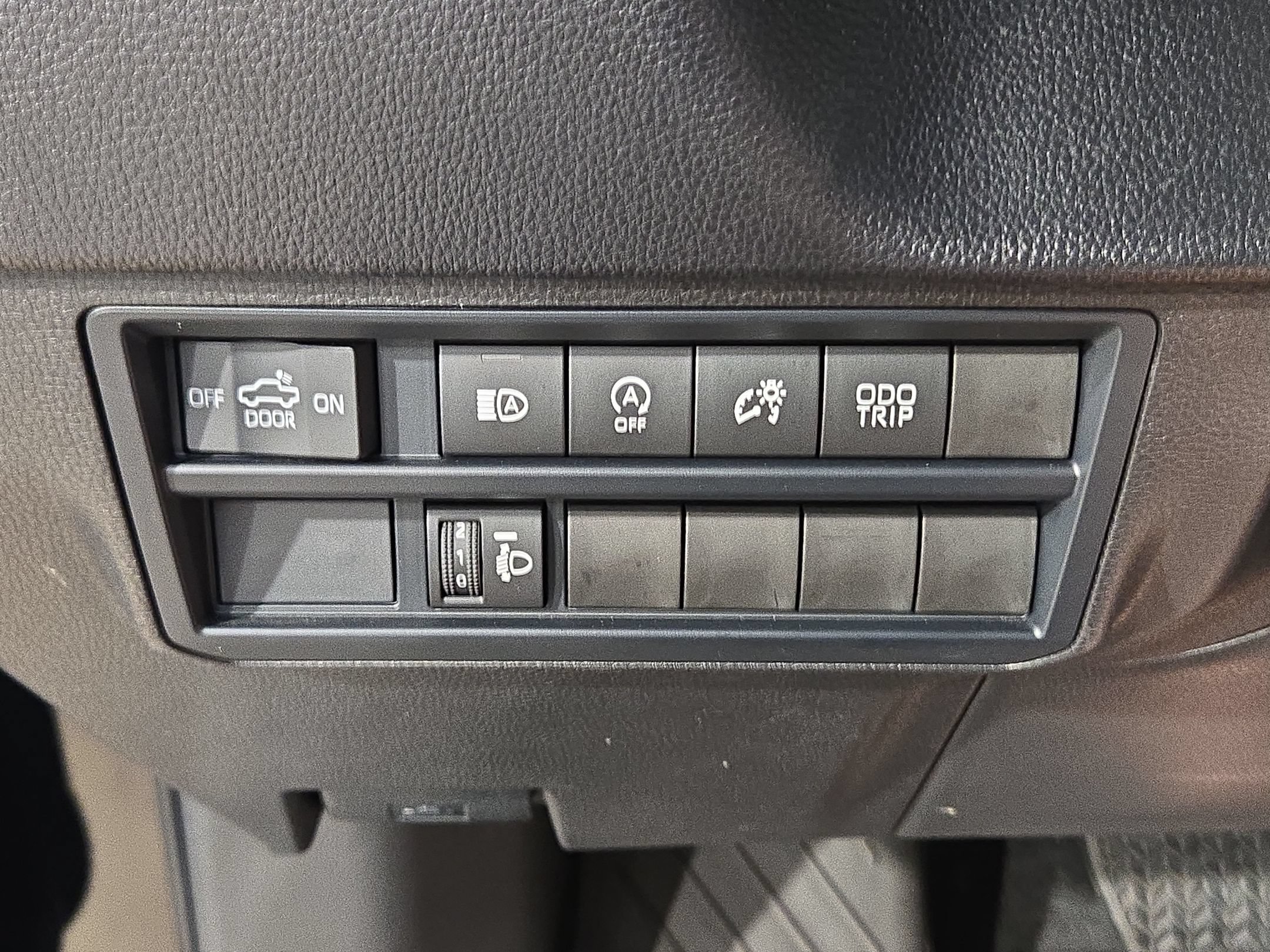 Certified 2025 Toyota Tundra SR5 w/ SR5 Premium Package AWD/4WD image 23