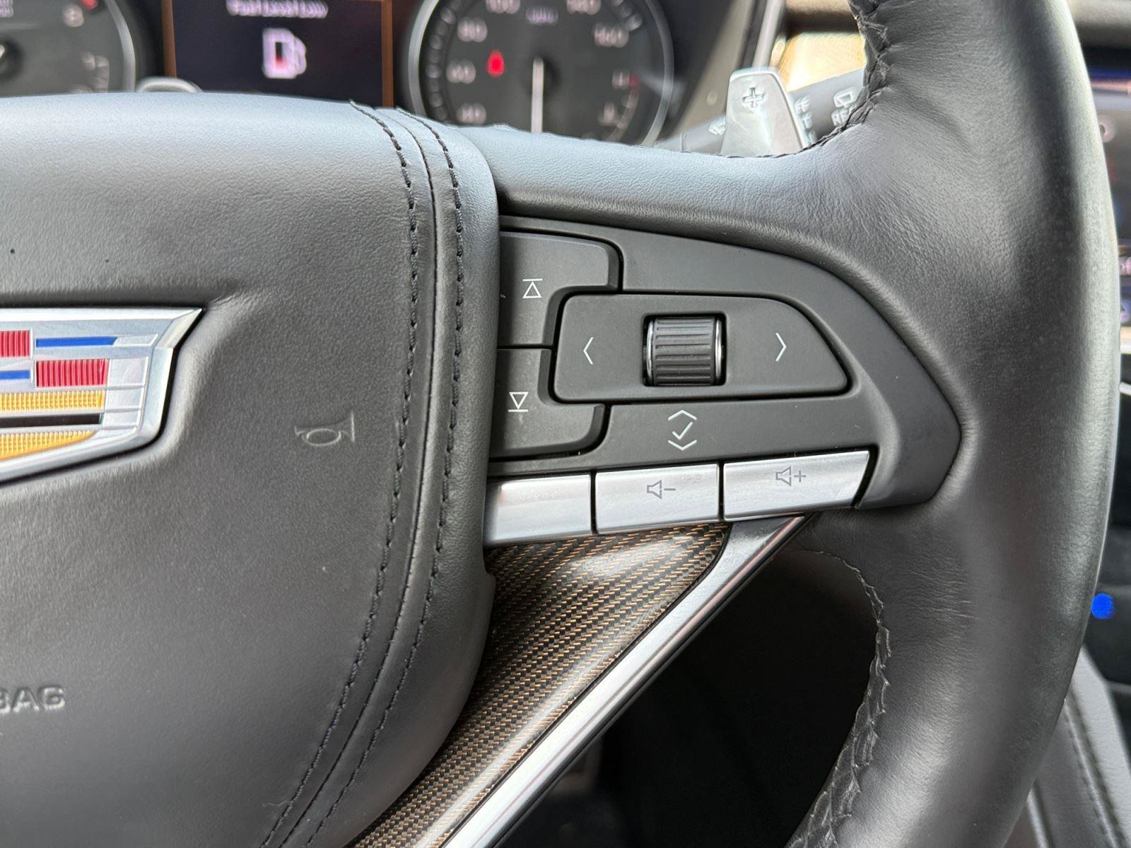 Used 2023 Cadillac XT6 Sport w/ LPO, ONYX Package AWD/4WD image 27