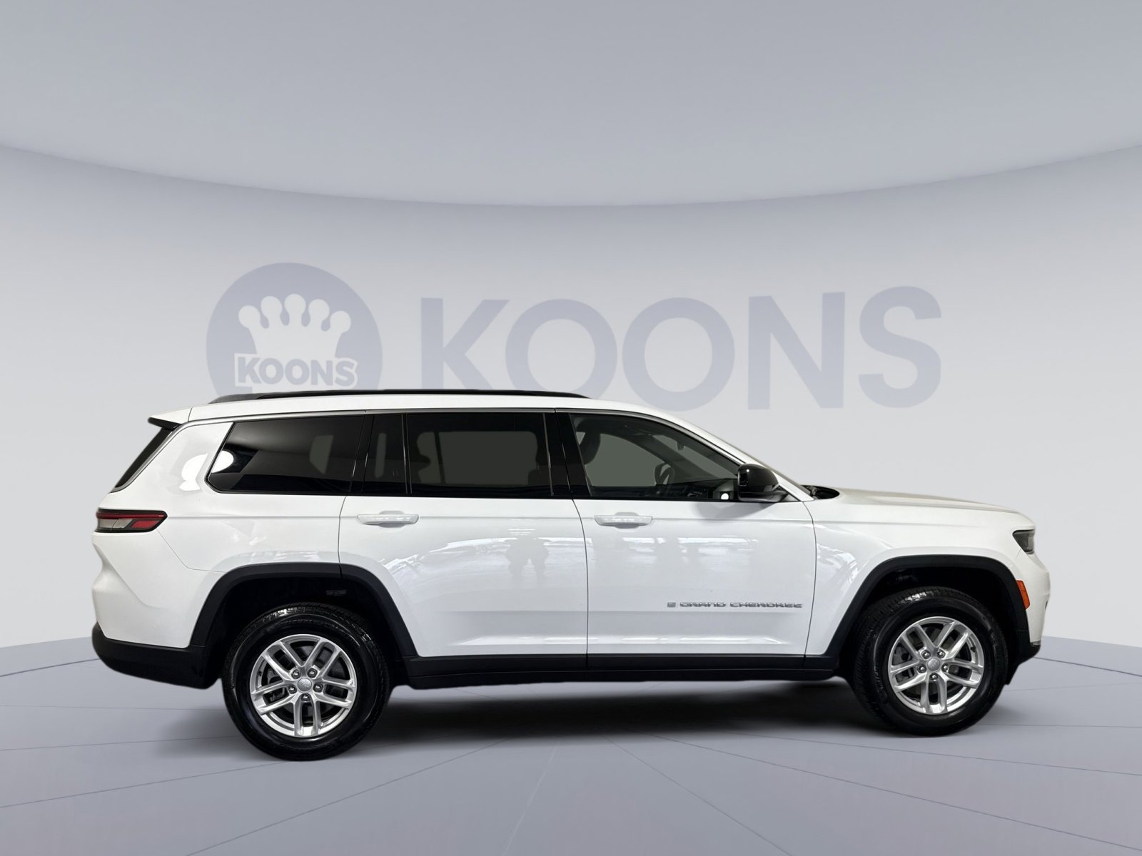 Used 2025 Jeep Grand Cherokee L Laredo w/ Luxury Tech Group I AWD/4WD image 8