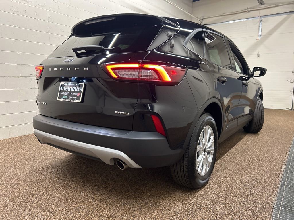 Used 2025 Ford Escape Active image 2