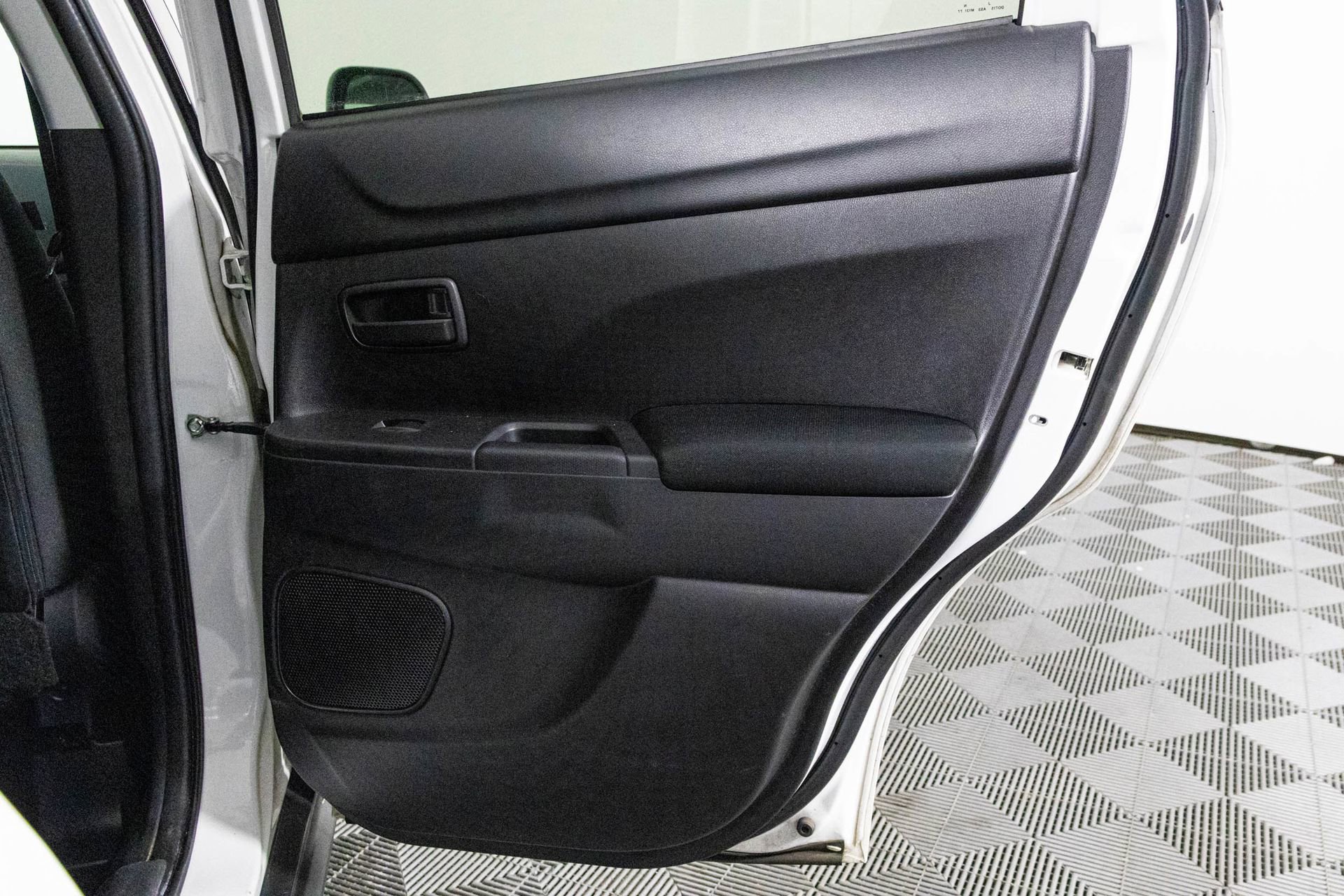 Used 2014 Mitsubishi Outlander Sport ES image 23