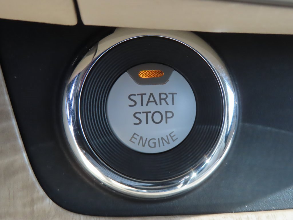 Used 2024 Nissan Murano SL image 11