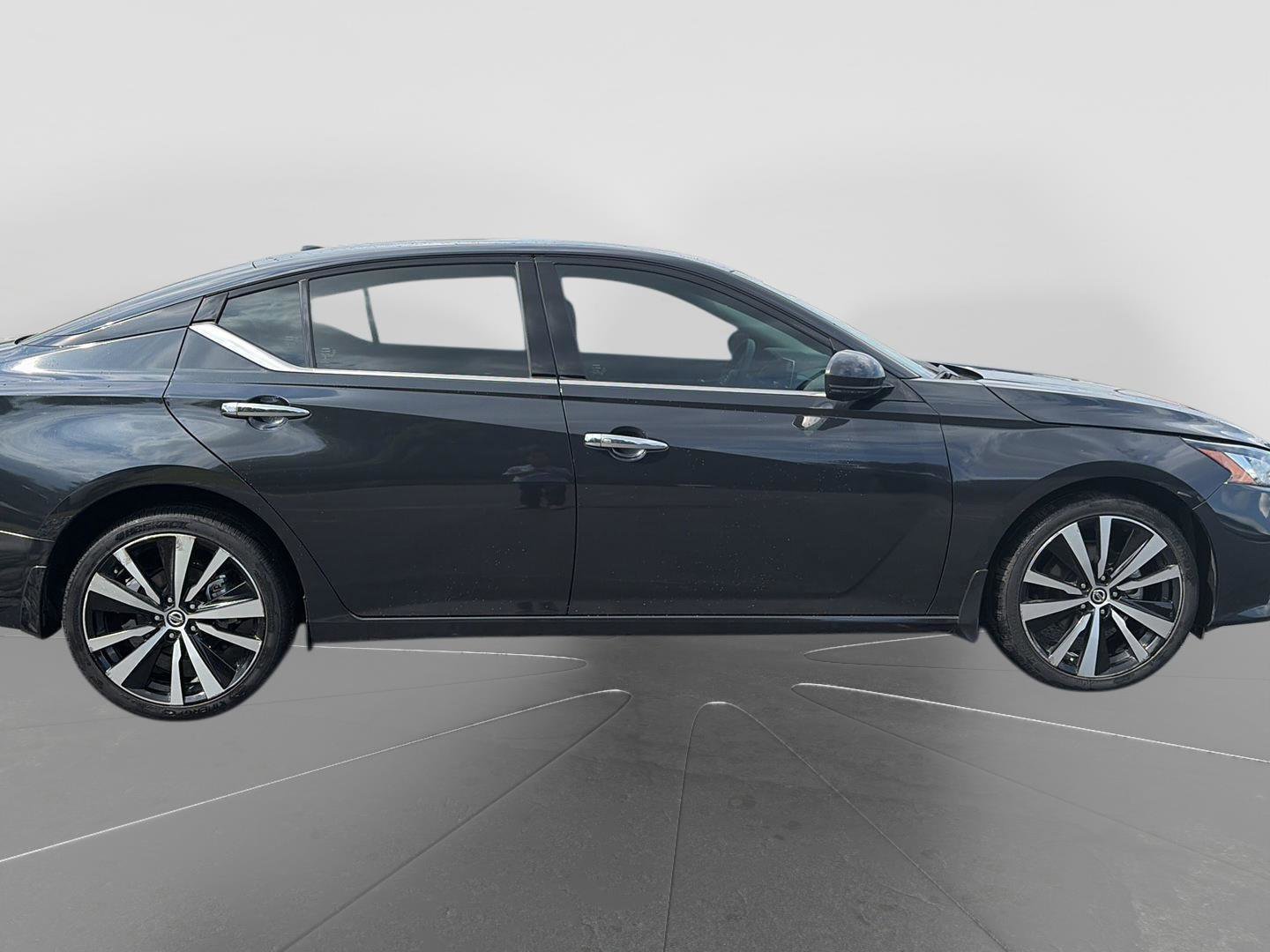 Used 2021 Nissan Altima 2.5 Platinum AWD/4WD image 6