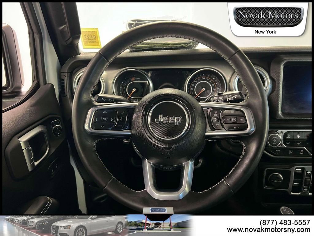 Used 2022 Jeep Wrangler Unlimited Sahara w/ Cold Weather Group AWD/4WD image 15