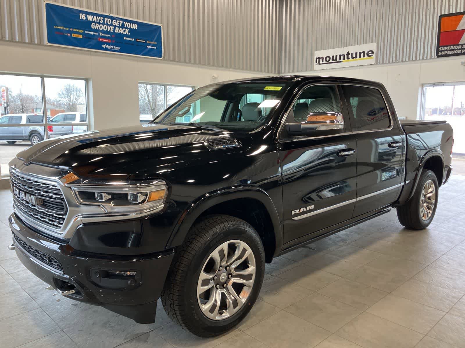 Used 2022 RAM 1500 Limited AWD/4WD image 1