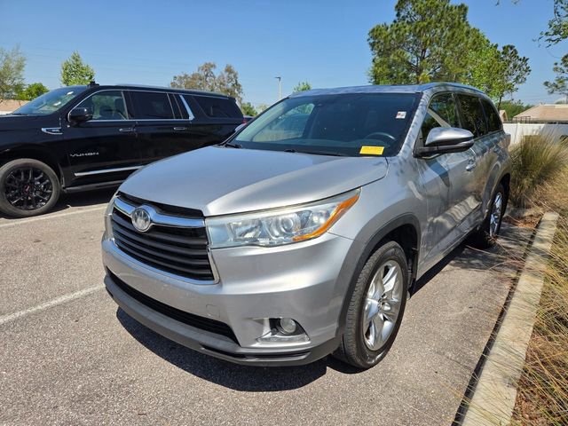 Used 2016 Toyota Highlander Limited Platinum AWD/4WD image 3