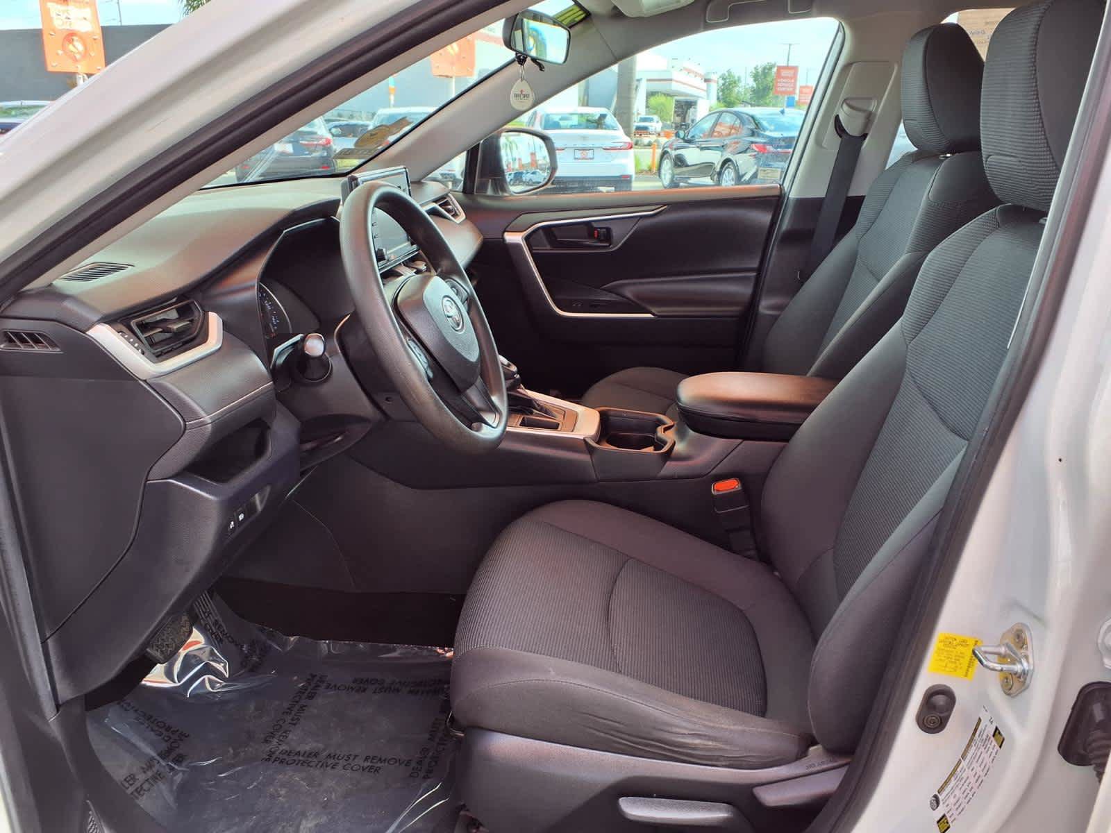 Used 2020 Toyota RAV4 LE w/ Carpet Mat Package FWD image 15