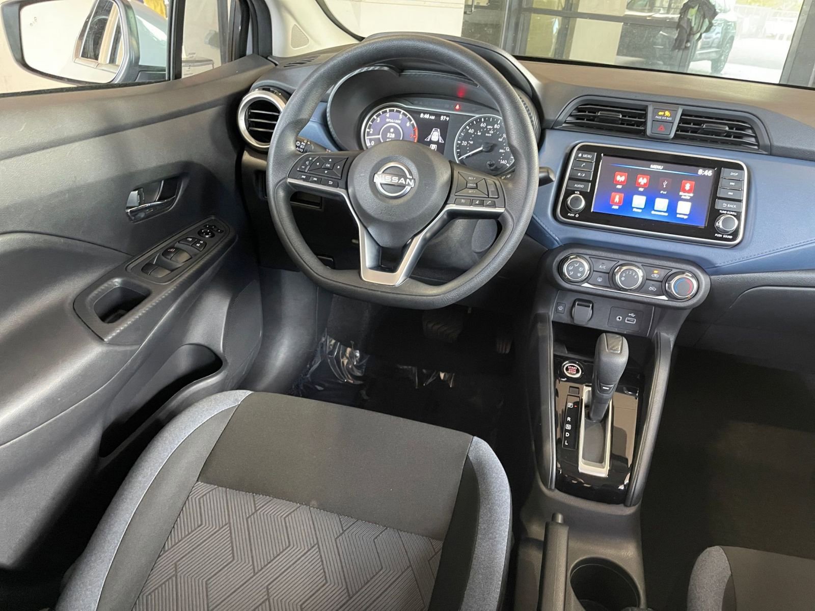 Used 2025 Nissan Versa SV image 32