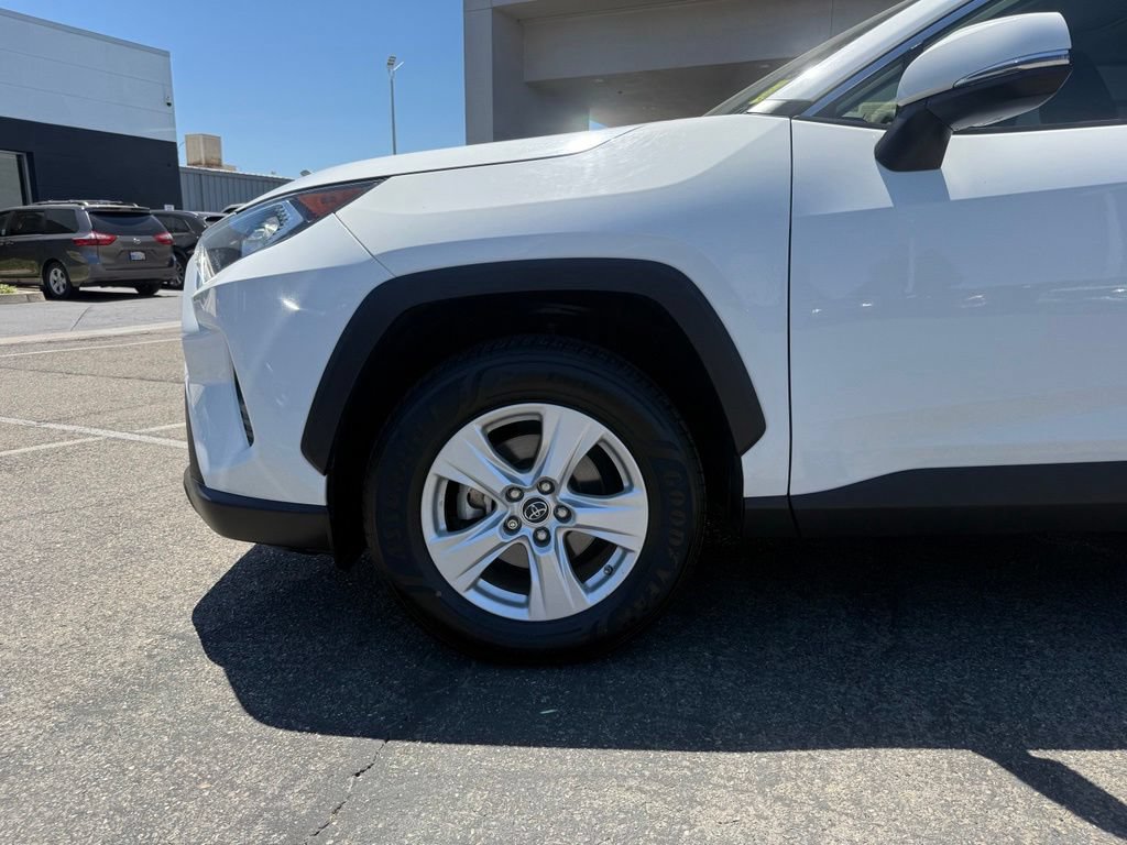 Used 2019 Toyota RAV4 XLE FWD image 6