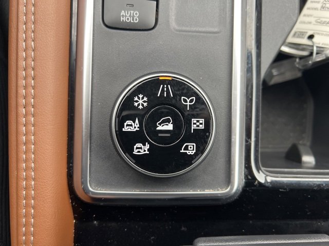 Used 2024 Nissan Pathfinder Platinum image 35