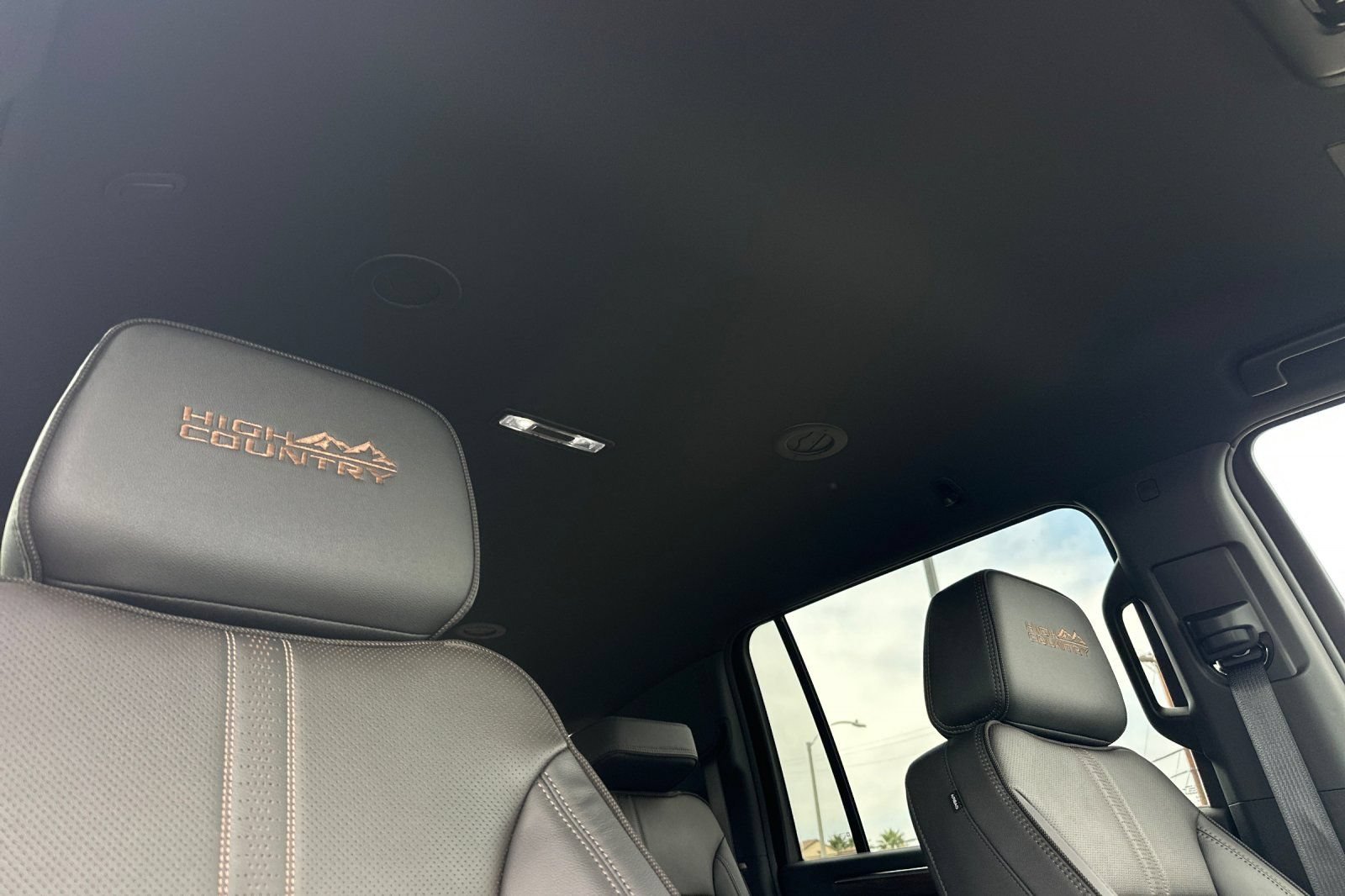 New 2026 Chevrolet Suburban High Country w/ LPO, Illumination Package RWD image 18