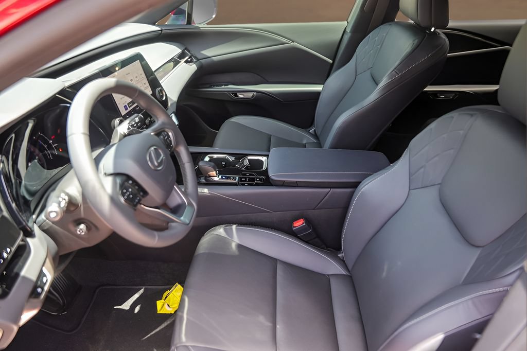 Used 2024 Lexus RX 350 FWD w/ Technology Package image 9