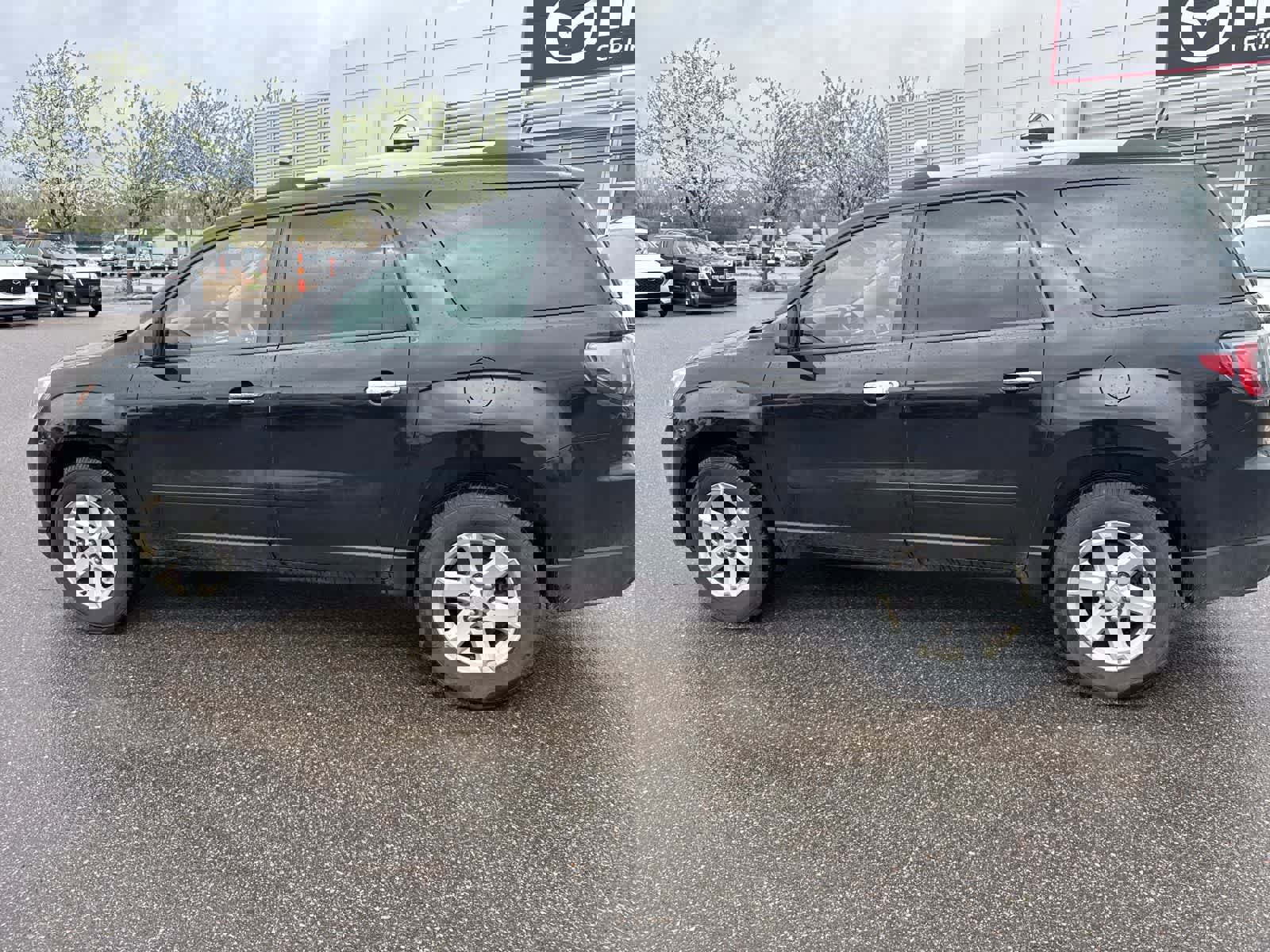 Used 2016 GMC Acadia SLE image 8