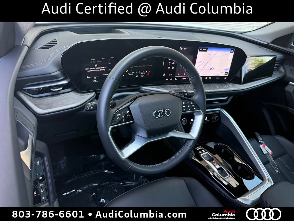 Certified 2025 Audi Q5 Premium AWD/4WD image 3