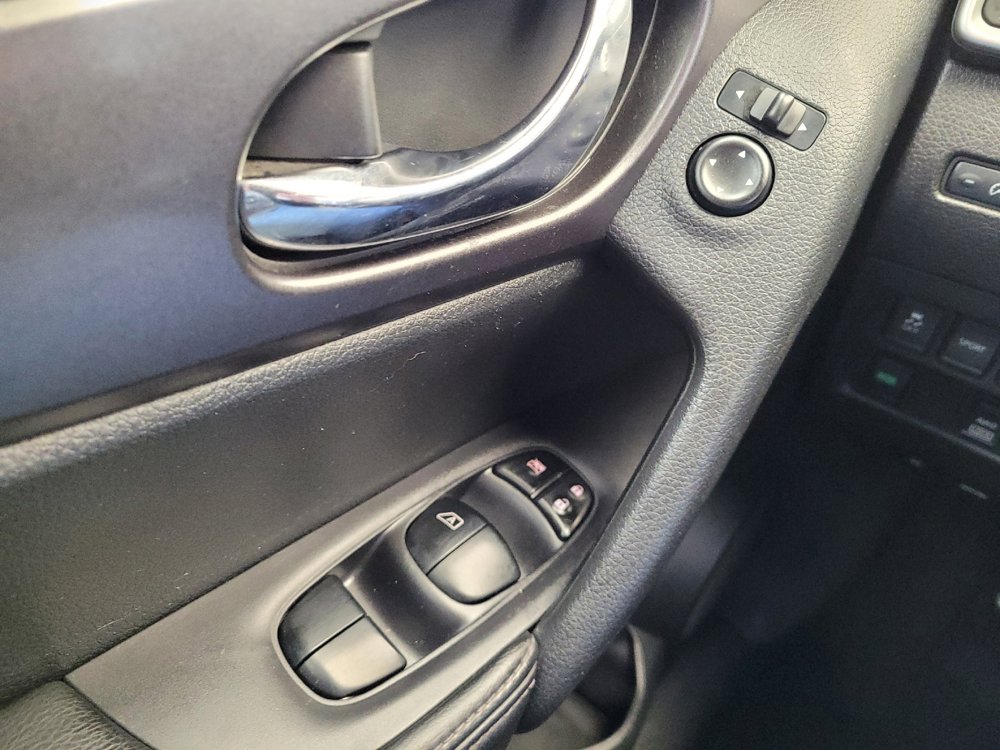 Used 2016 Nissan Rogue S w/ Appearance Package image 27