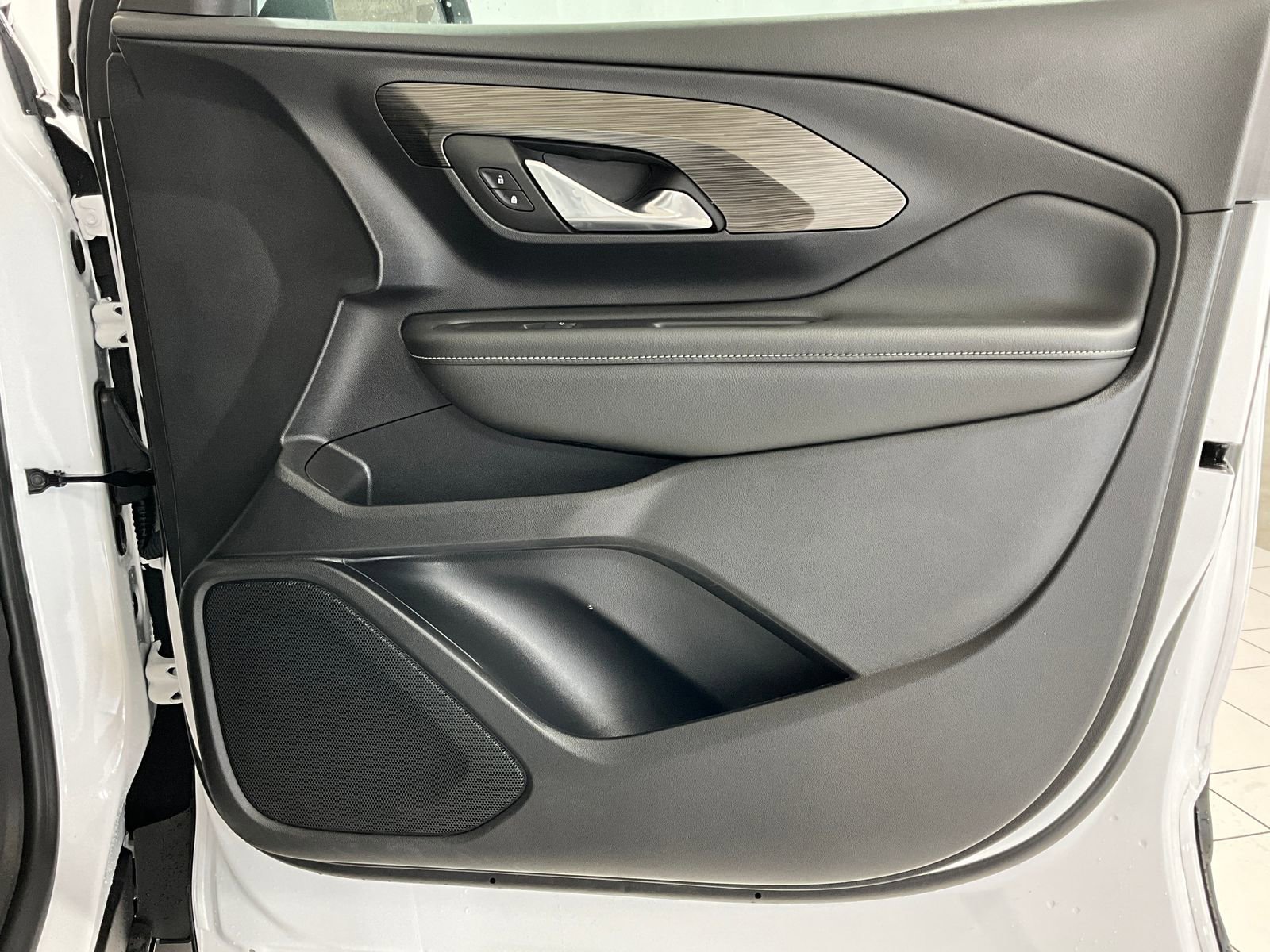 Used 2024 GMC Terrain SLT image 21