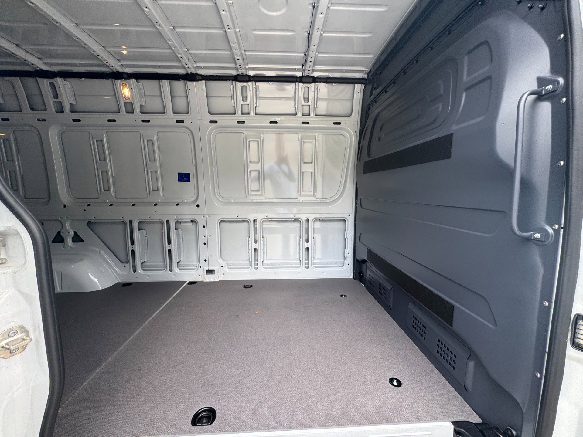 Used 2025 Mercedes-Benz Sprinter 2500 image 12