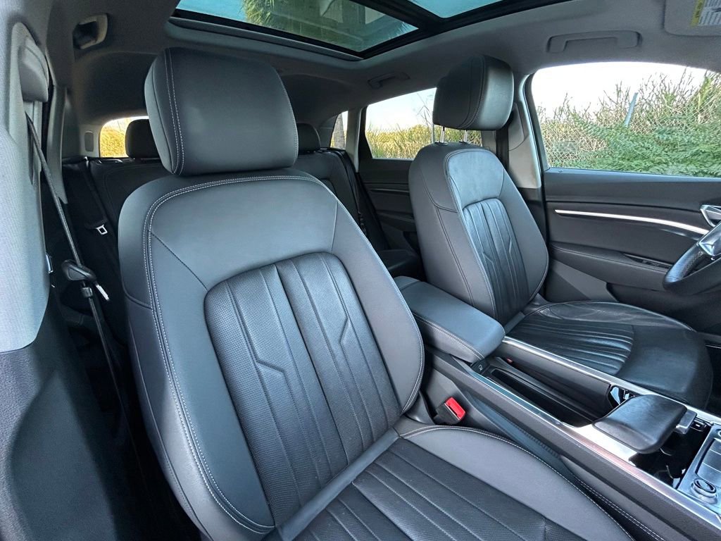 Used 2022 Audi e-tron Premium Plus w/ Premium Plus Package image 66