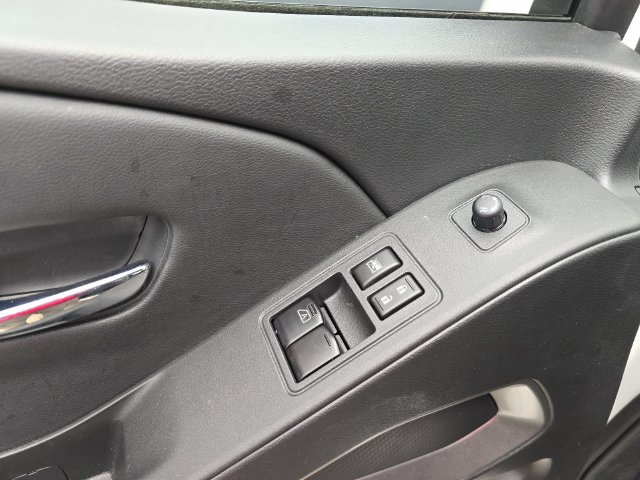 Used 2025 Nissan Frontier SV RWD image 22