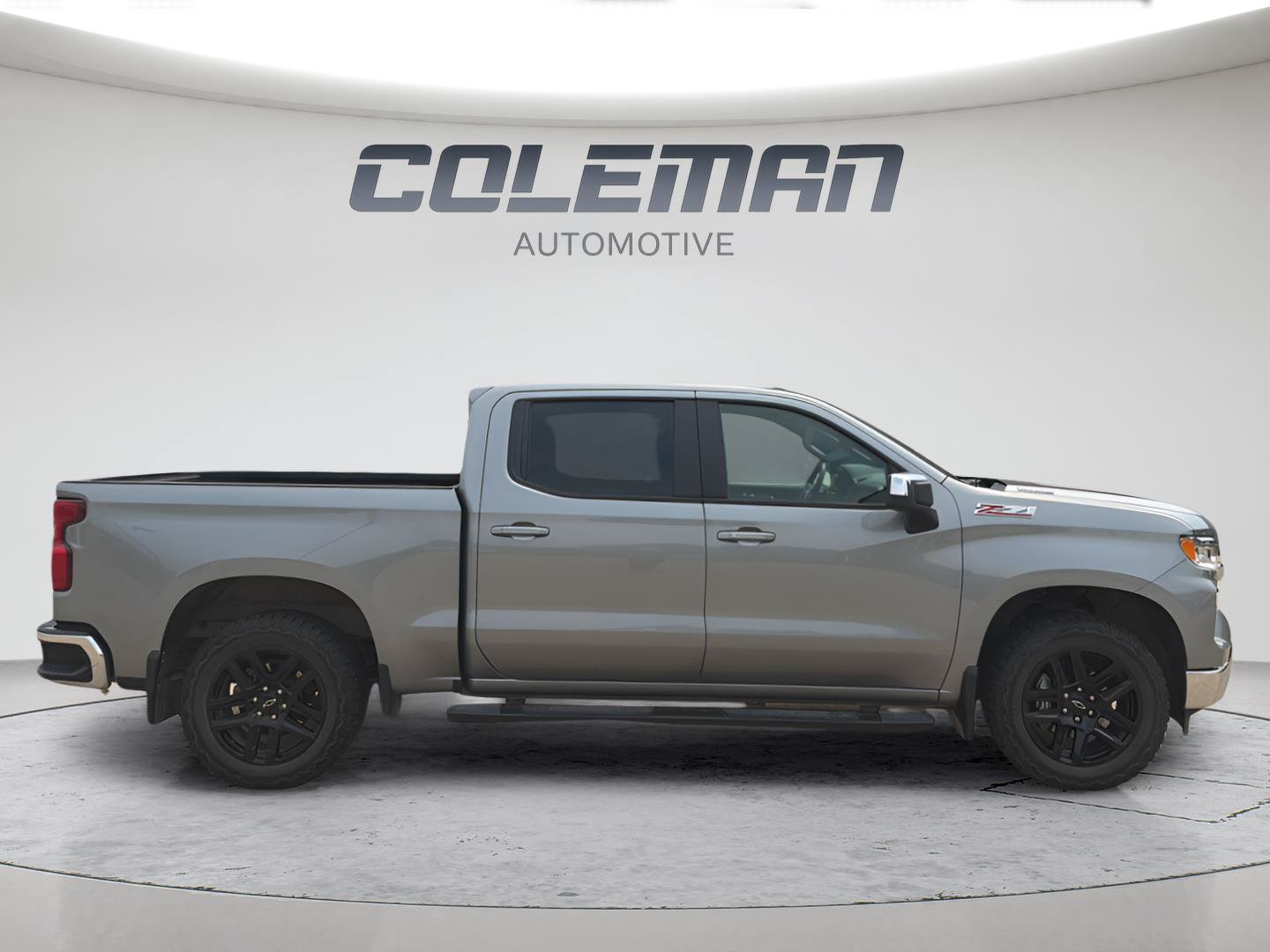 Used 2024 Chevrolet Silverado 1500 LT w/ Z71 Off-Road Package AWD/4WD image 15