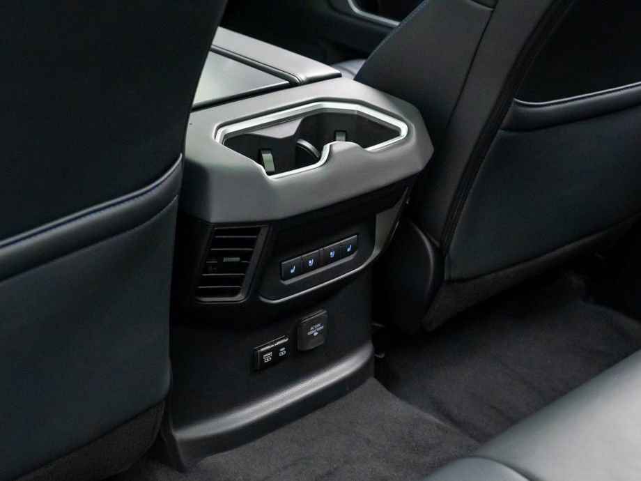 Used 2025 Toyota Tundra Platinum image 15